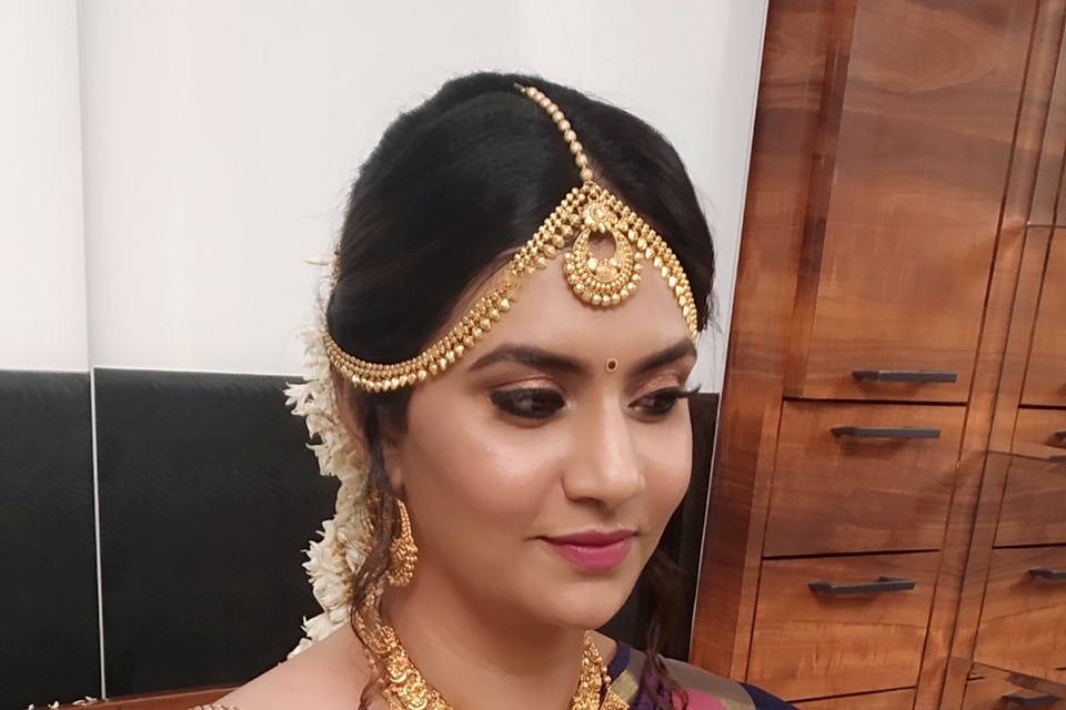 Nisha Padhiyar Make up Artist