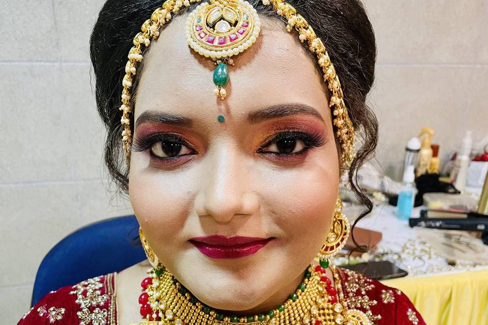 Nisha Padhiyar Make up Artist