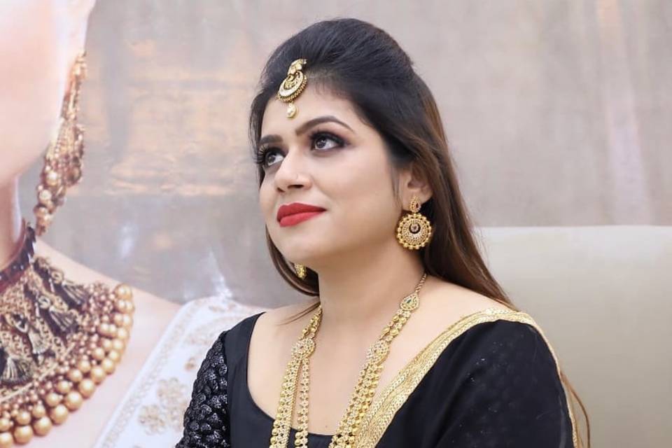 Nisha Padhiyar Make up Artist