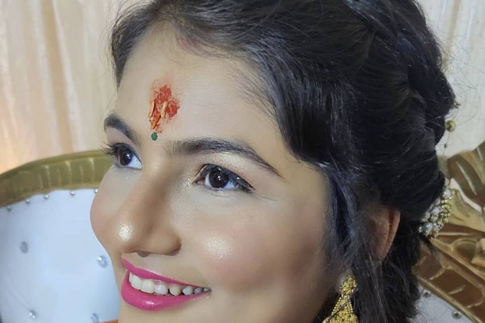 Nisha Padhiyar Make up Artist