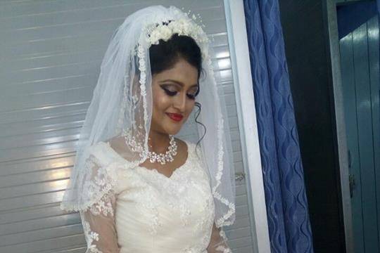 Christian Wedding Gowns at Best Price in Kolkata | Tahera