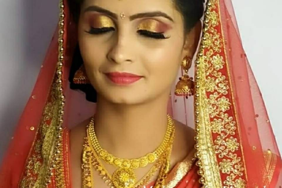 Bridal makeup artist