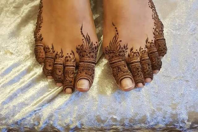 The Latest Bridal Mehndi/Henna Design Trends To Follow - Glossnglitters | Mehndi  designs, Beautiful mehndi design, Stylish mehndi designs