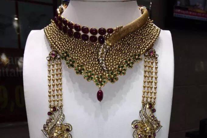 Royal Gems & Jewellery