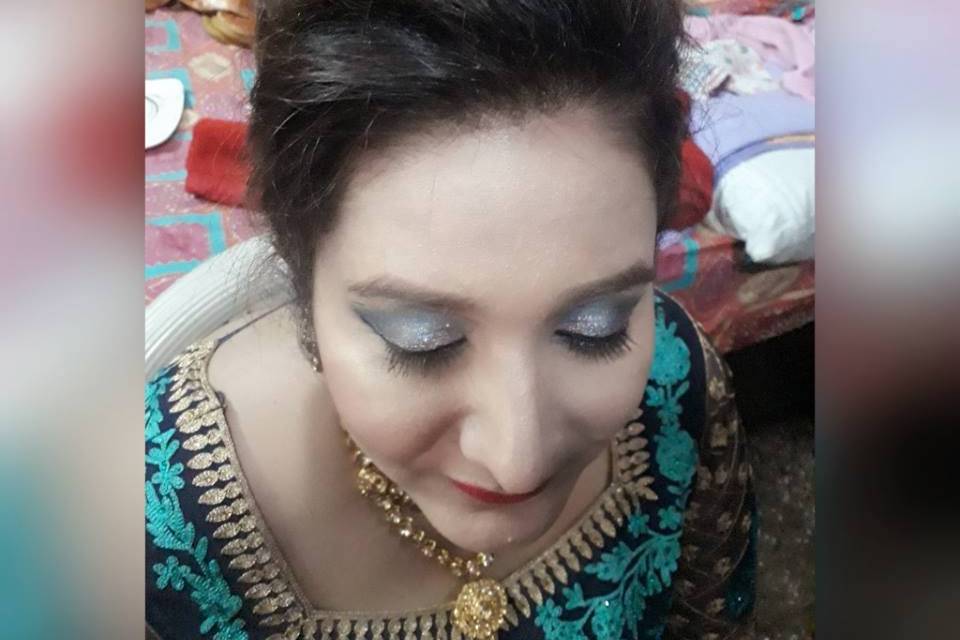 Makeup Artist Shriwal
