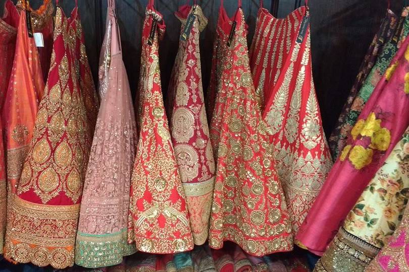 Low Range Fancy Silk Saree Wholesale - Jadavpur , Kolkata | Pure Silk /  100% Original Soft Chiffon Saree / Benerasi / Vishnupuri Silk Saree /  Baluchuri New Designs Saree / Kanjivaram Silk Saree Collection. --:... | By  KAPDA BAZARFacebook