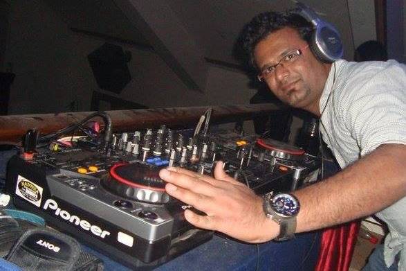 DJ Viky, Pune
