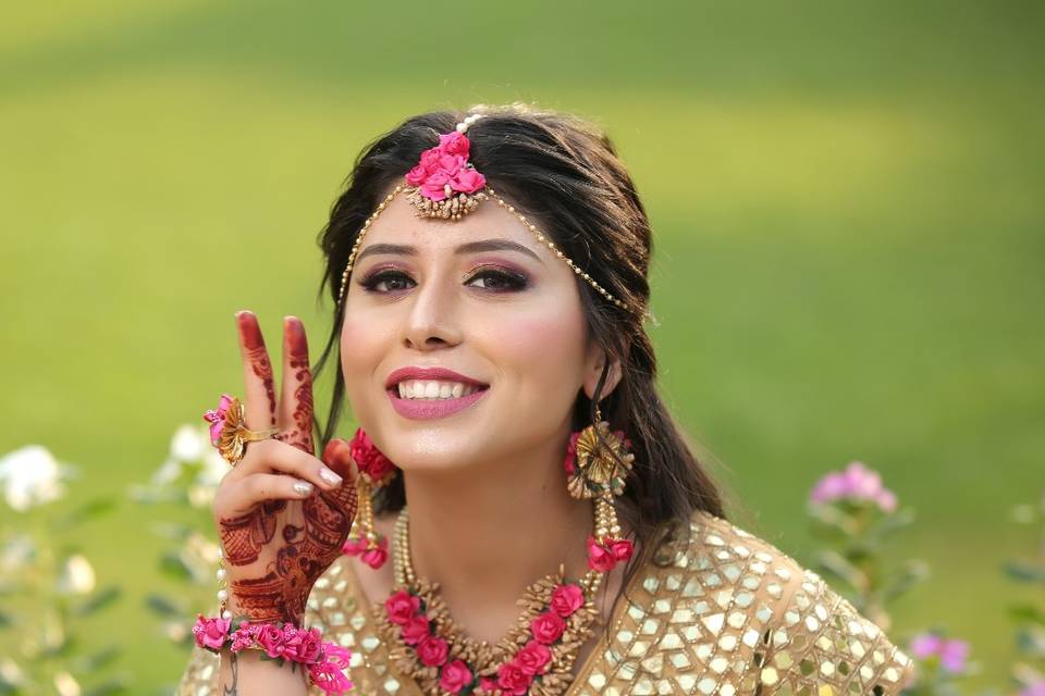 Hayat Mehndi look