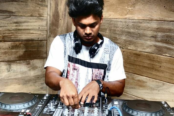 DJ Iyaz Khan
