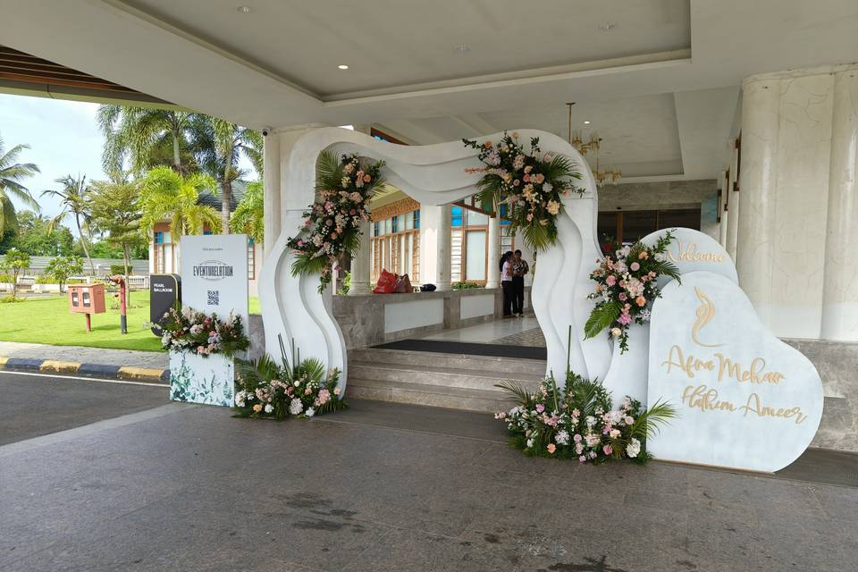 Entrance decor
