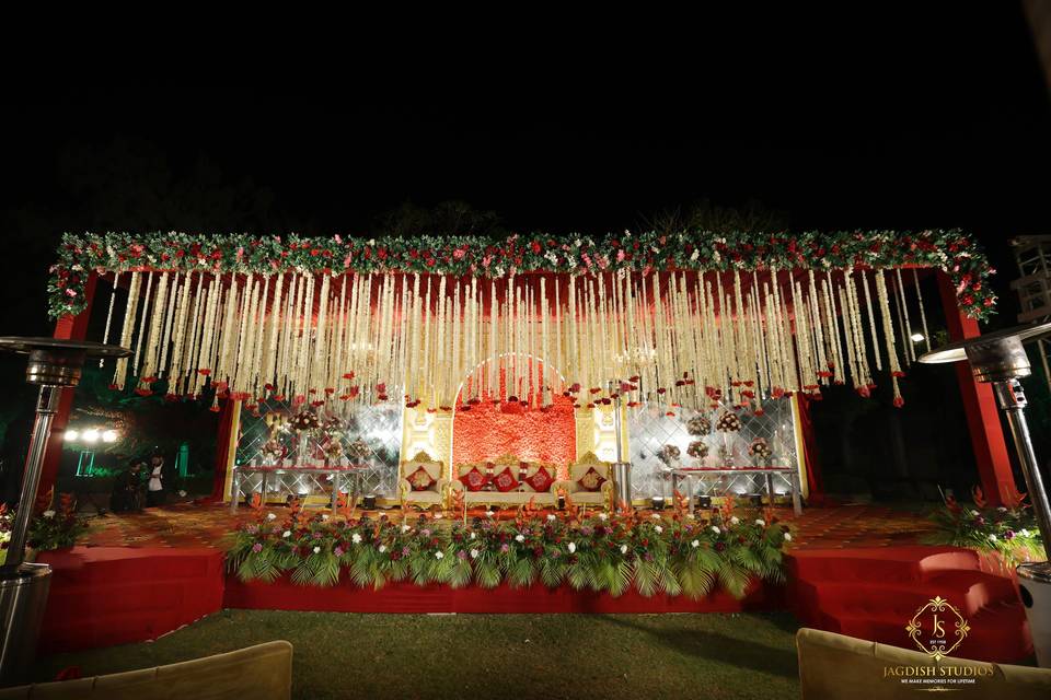 WEDDING STAGE DECOR