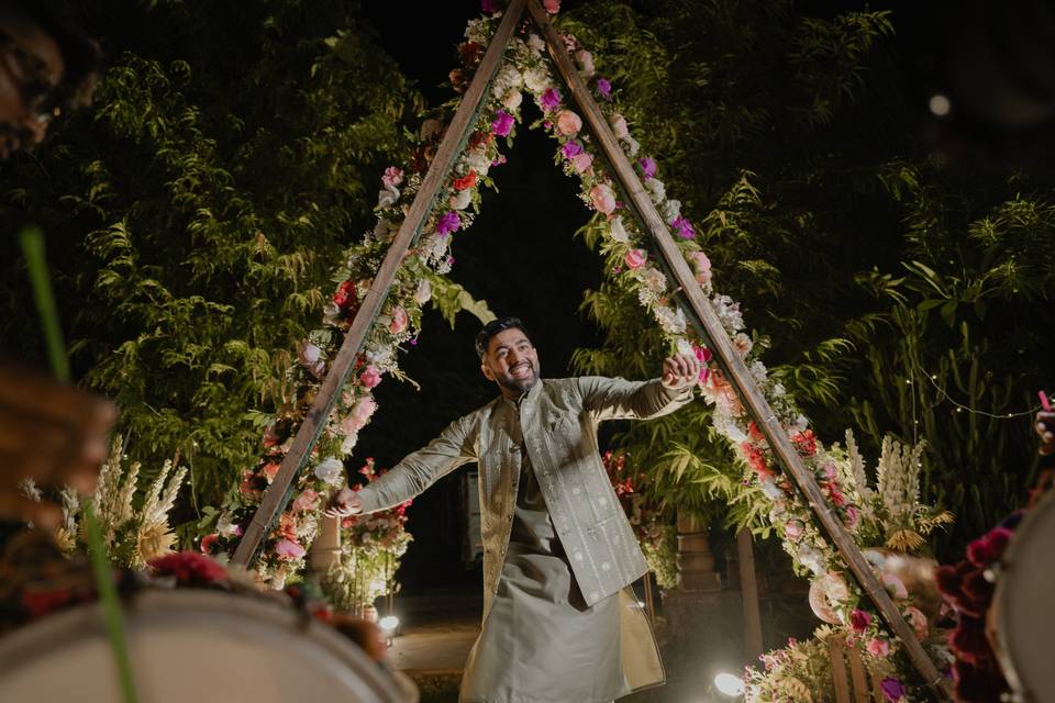 HAPPIEST GROOM EVER