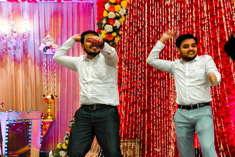 Brothers Dancing!