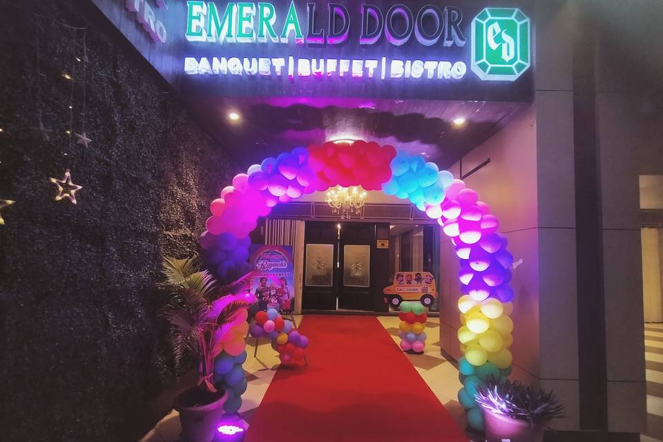 Emerald Door, Vashi