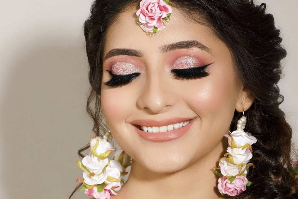 Mehendi makeup