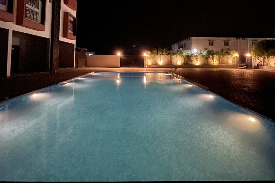 Swimming pool
