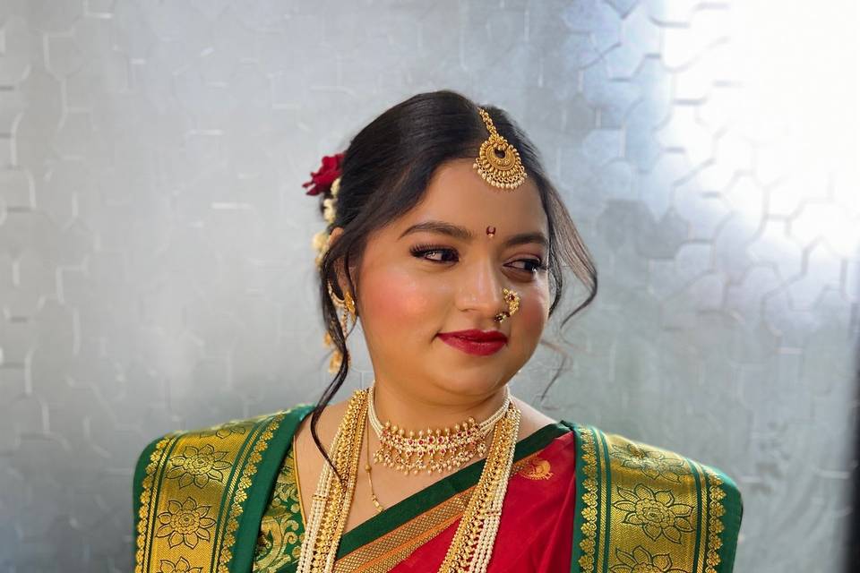 Maharashtrian bride