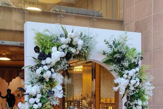 Entrance decor