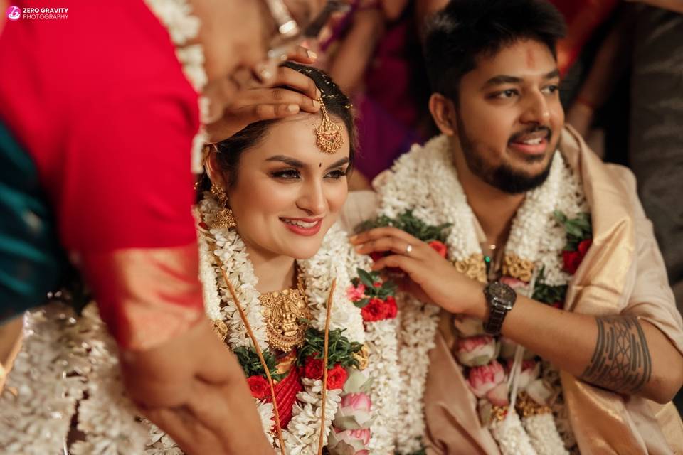 A precious wedding moment fill