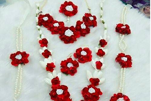 Floral jewellery