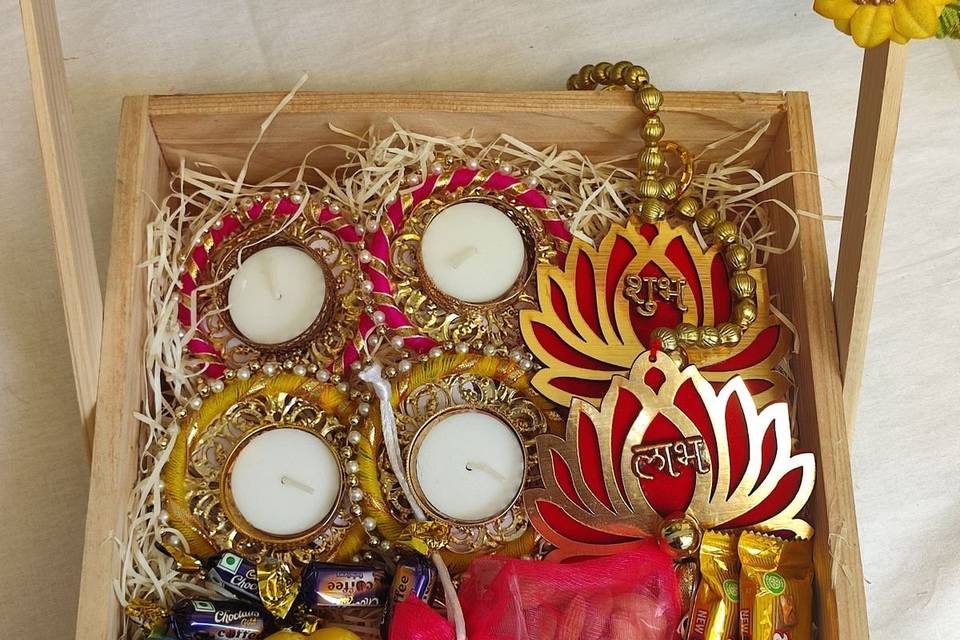 Candle Hamper