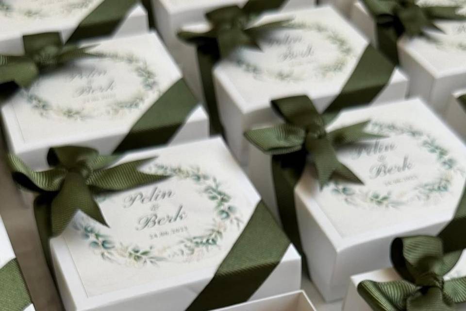 Gifts & Favour