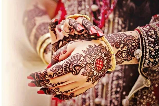 Sana Mehndi Designer