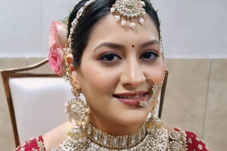 Airbrush bridal makeup