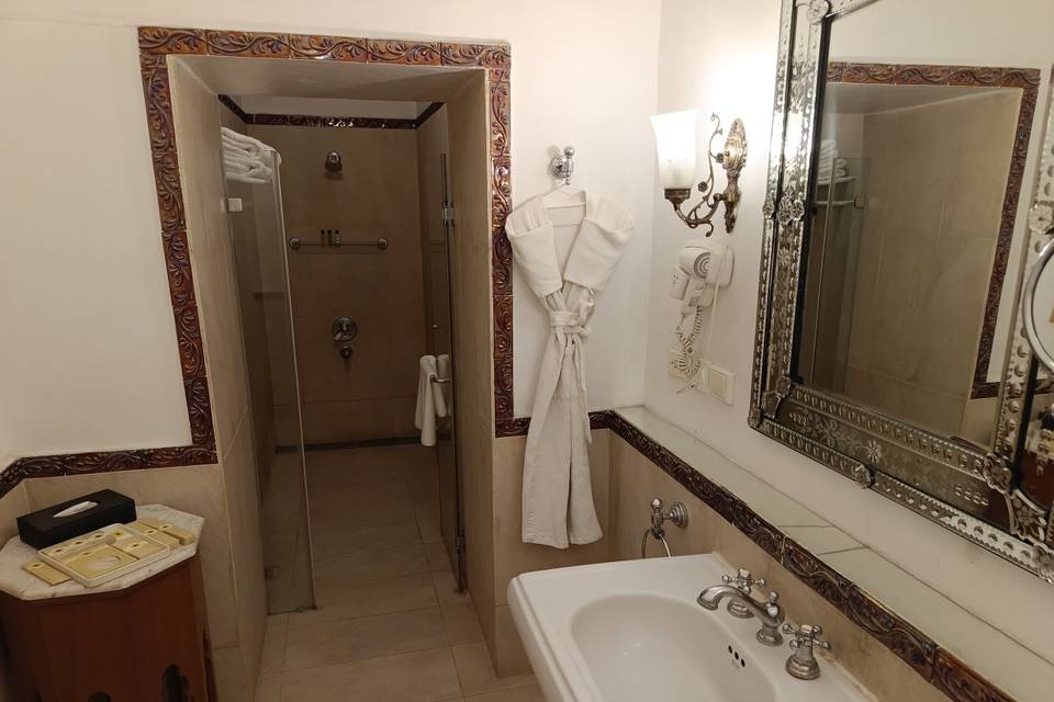 Royal Suite Washroom