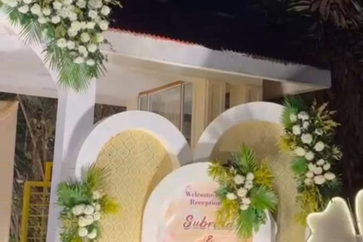Entrance decor