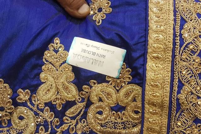 Rang De Tu Mohe Gerua – Handloom Cotton Amber Colour Saree - Indic Brands