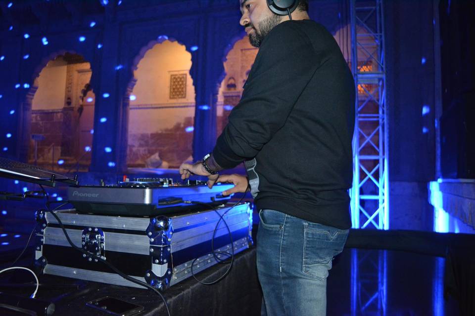 DJ Derik