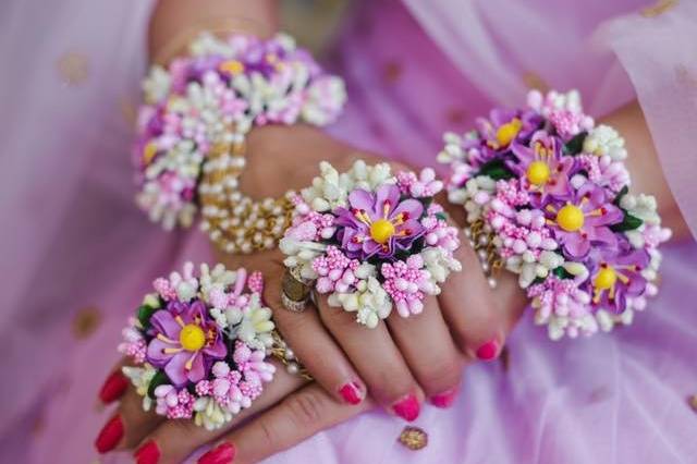 Floral jewellery