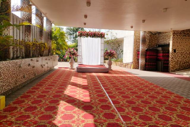 Entrance decor