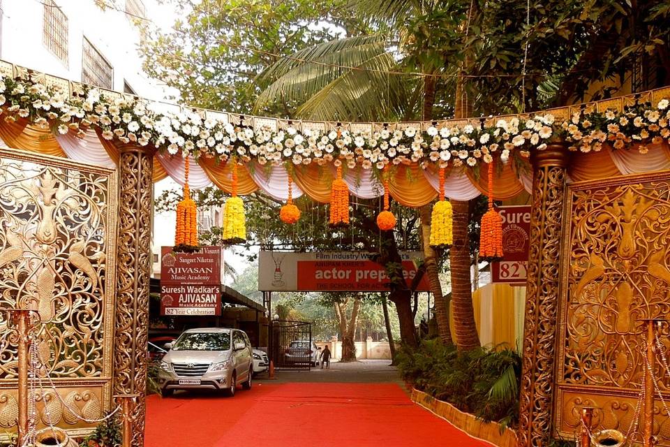 Entrance decor