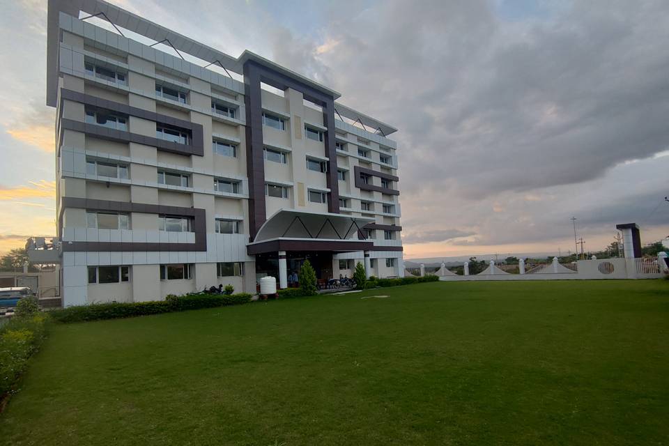The Sky Imperial - Hotel Gopal Darshan