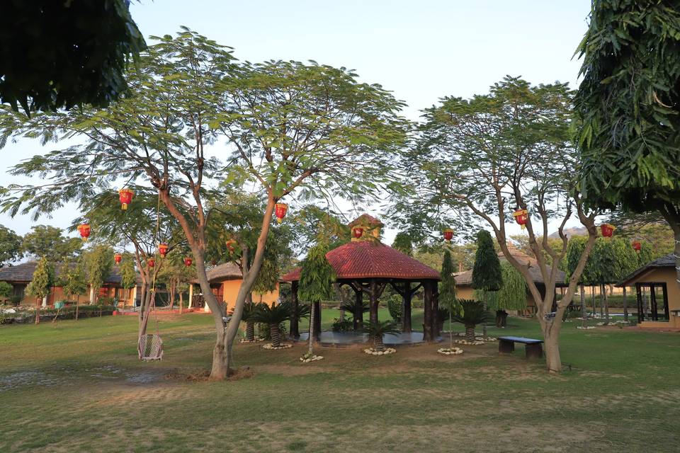 Open Hut Area