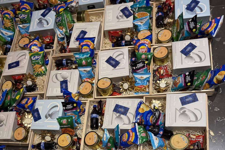 Making gift hampers ...