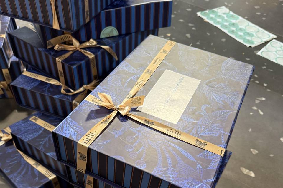Making gift hampers ...