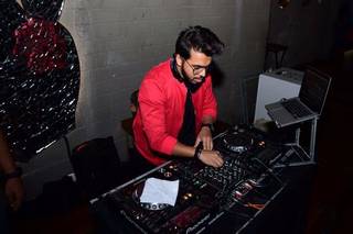 DJ Akey, Pune