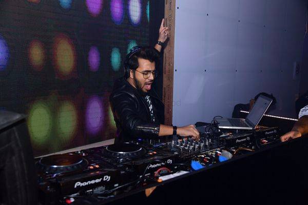 DJ Akey, Pune