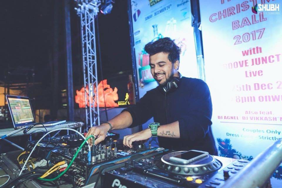 DJ Akey, Pune