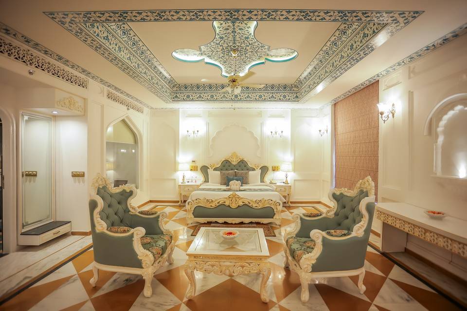 R Chandra's Palace, Rooms