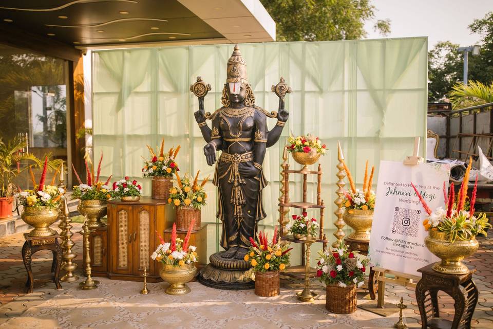 Entrance decor