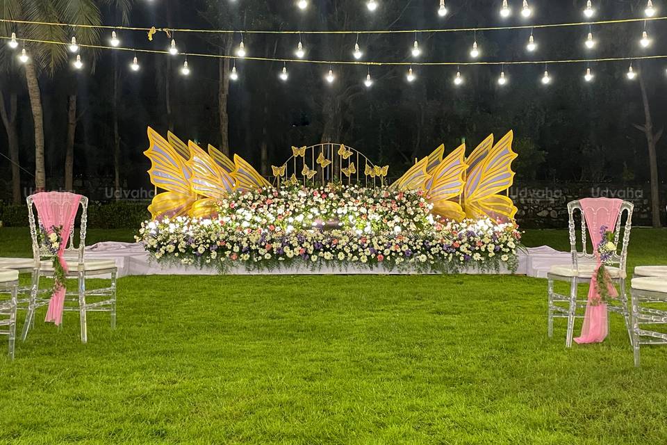Engagement Decor