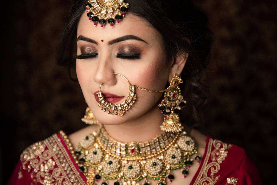 Makeup Artist Rhea Lalwani