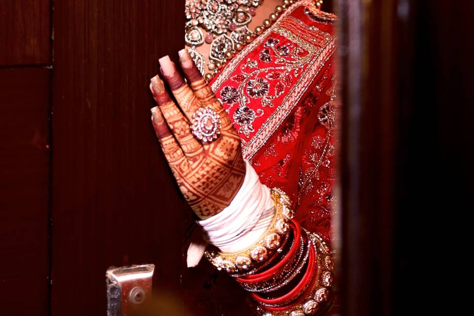 HIMANI WEDDING PHOTOGRAPH
