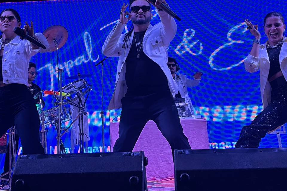 unstoppable energy! 🎶⚡