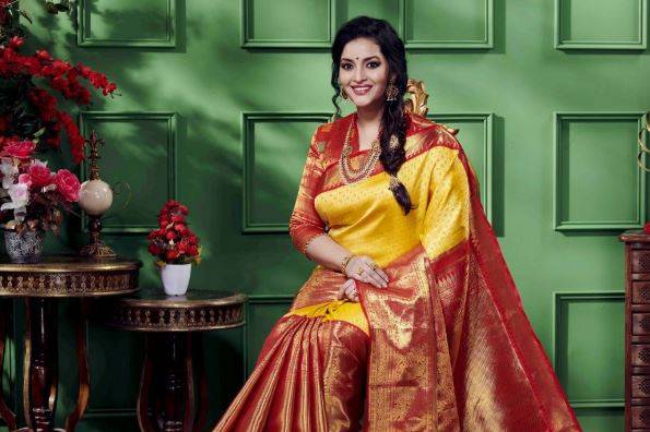 Download Deepika Padukone Gold Bridal Lehenga Wallpaper | Wallpapers.com