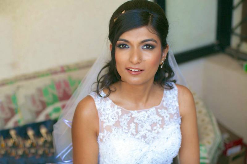 Smokey eyes for white weddings